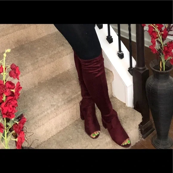 KNEE HIGH BOOTS - Picture 2 of 3